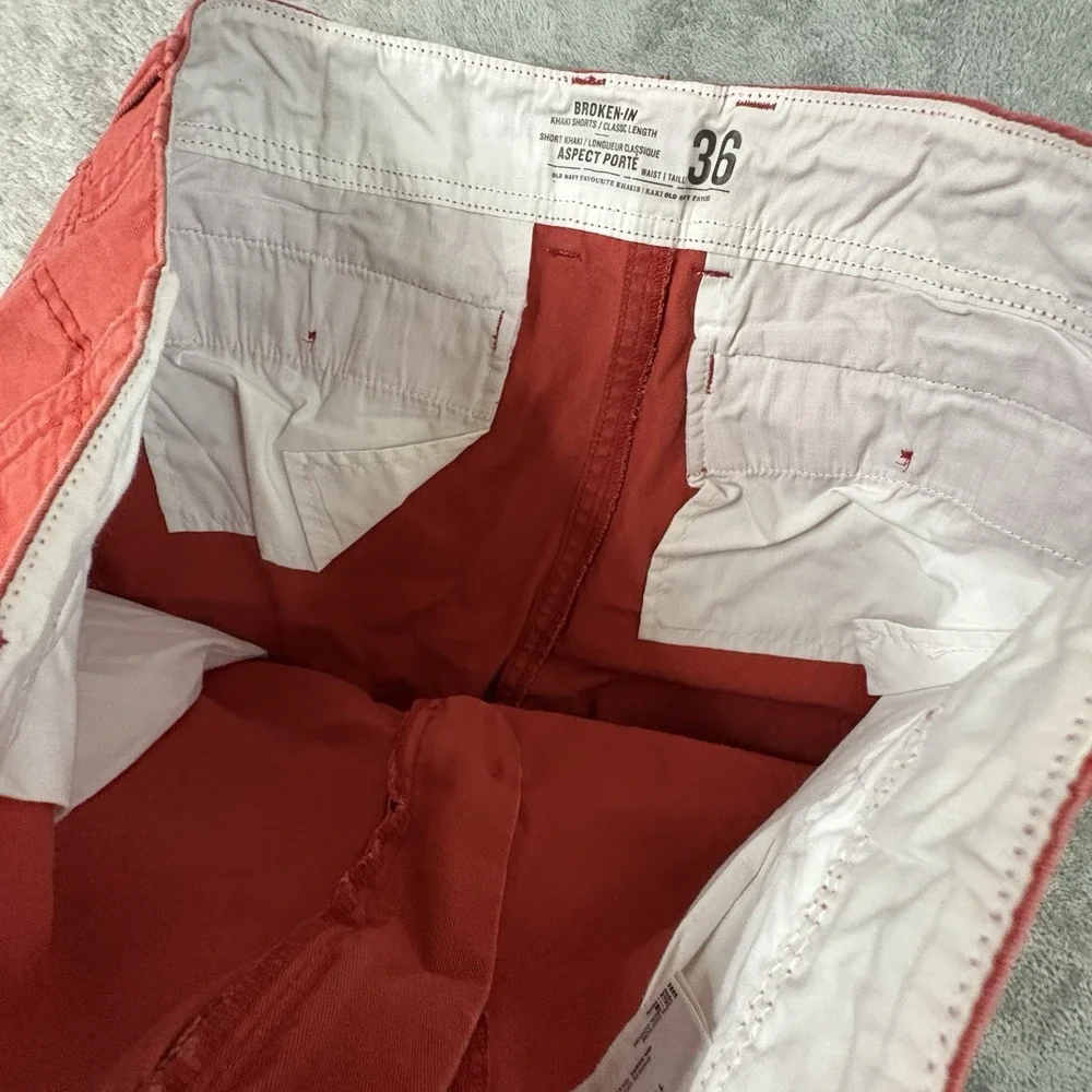 Old Navy Men's 38 Red Coral Broken In Khaki Shorts Classic Length Flat Front